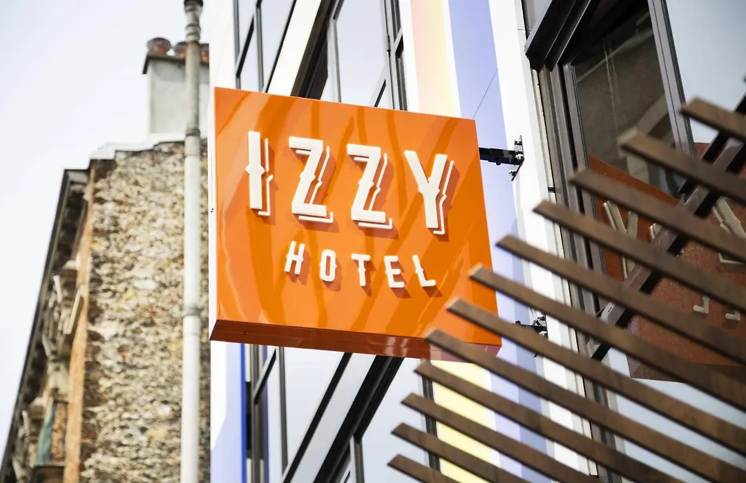 Hotel Izzy-1