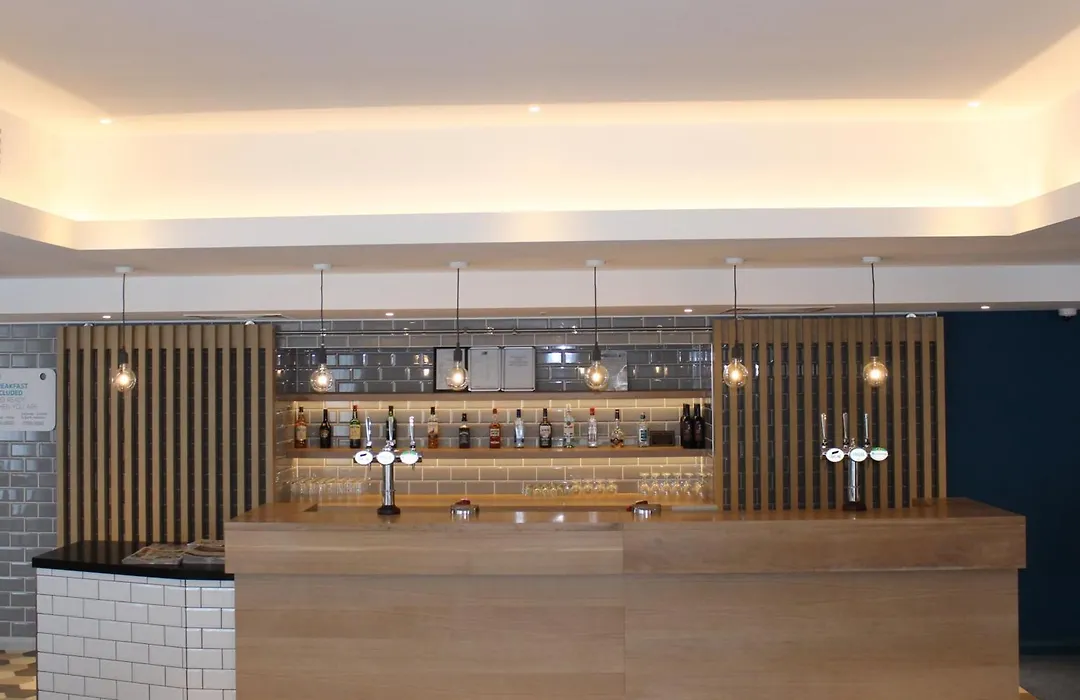 Holiday Inn Express Oxford Kassam Stadium By Ihg-1