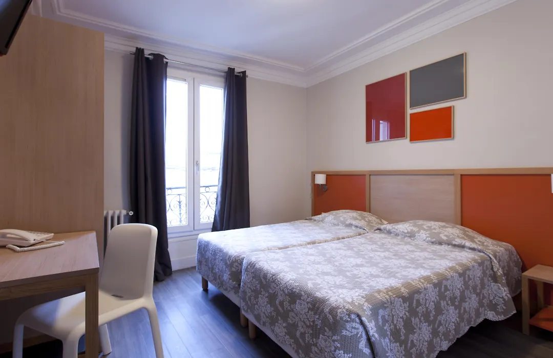 Est Hotel-1