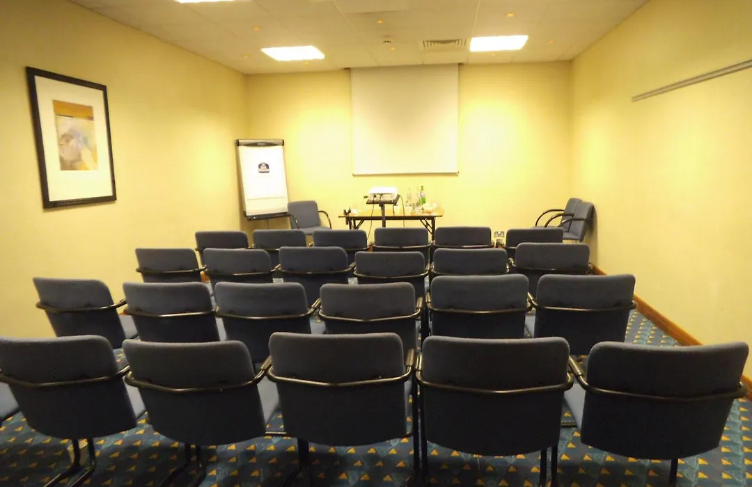 Airport Inn Gatwick-1