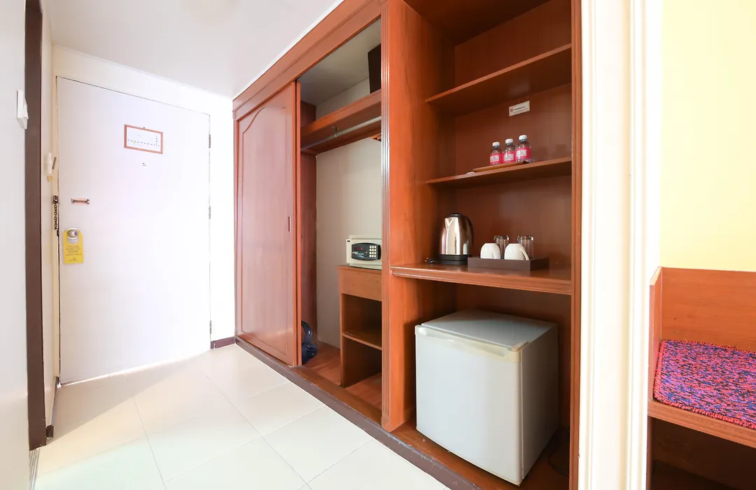 S Lodge Pattaya Formally Sabai Lodge-1