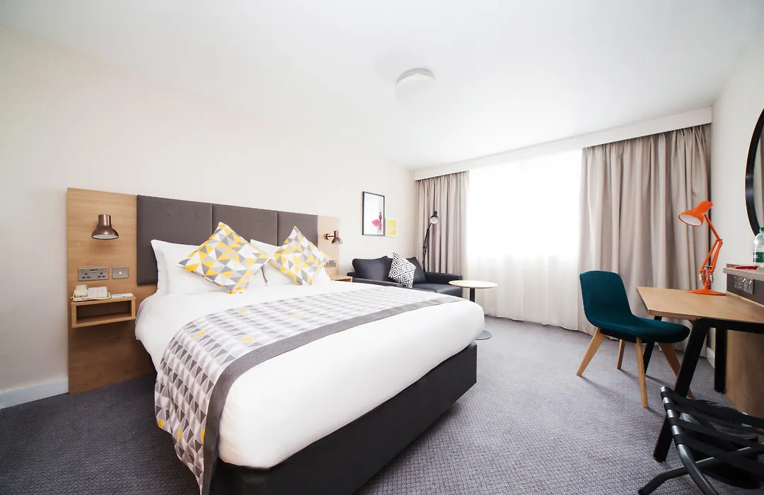 Holiday Inn London - Gatwick Airport By Ihg-1