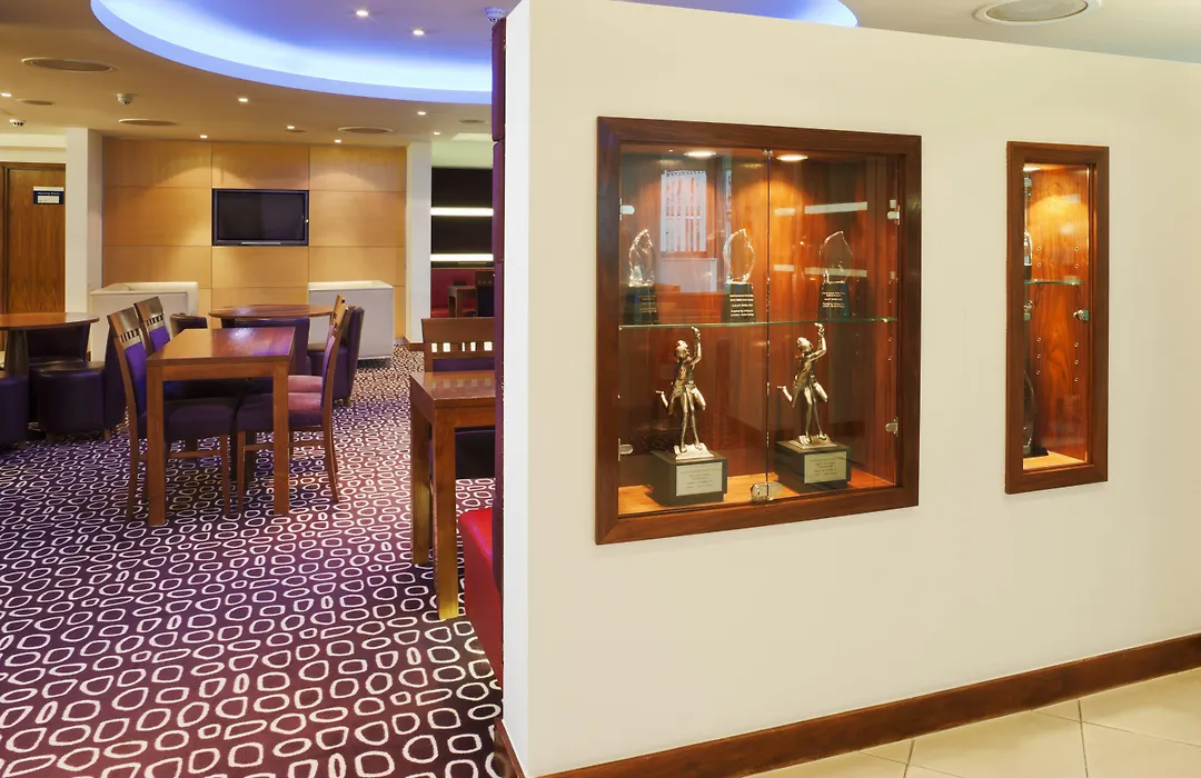 Holiday Inn Express London-Swiss Cottage-1