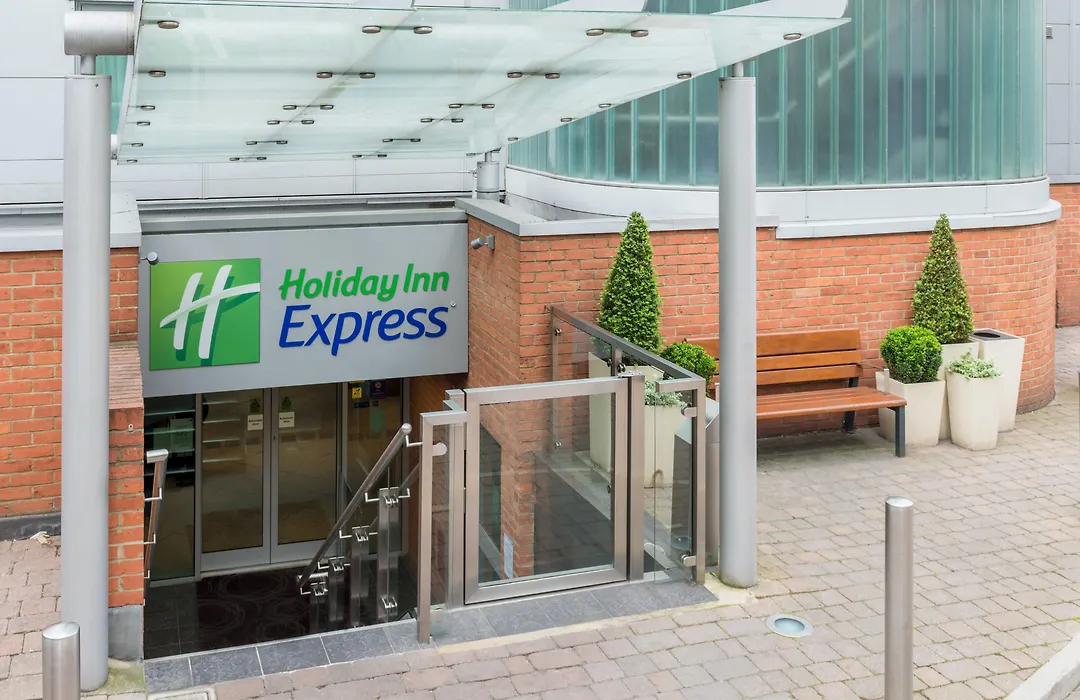 Holiday Inn Express London-Swiss Cottage-1