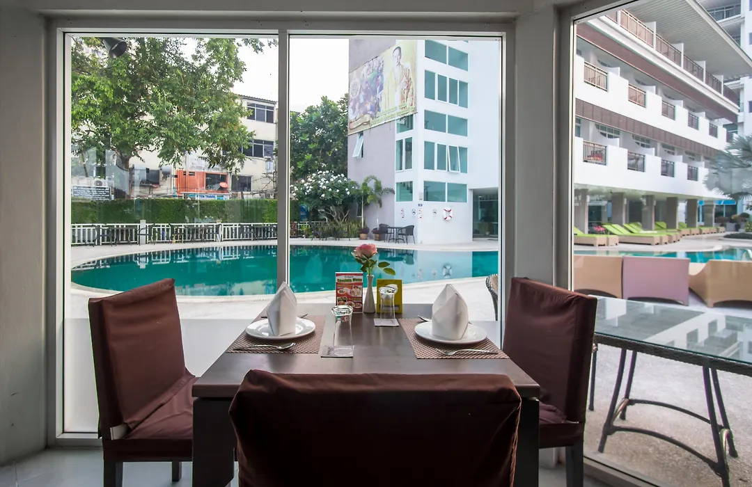 Pattaya Discovery Beach Hotel-1