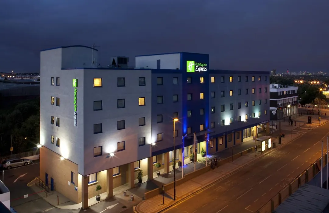 Holiday Inn Express Park Royal By Ihg-1