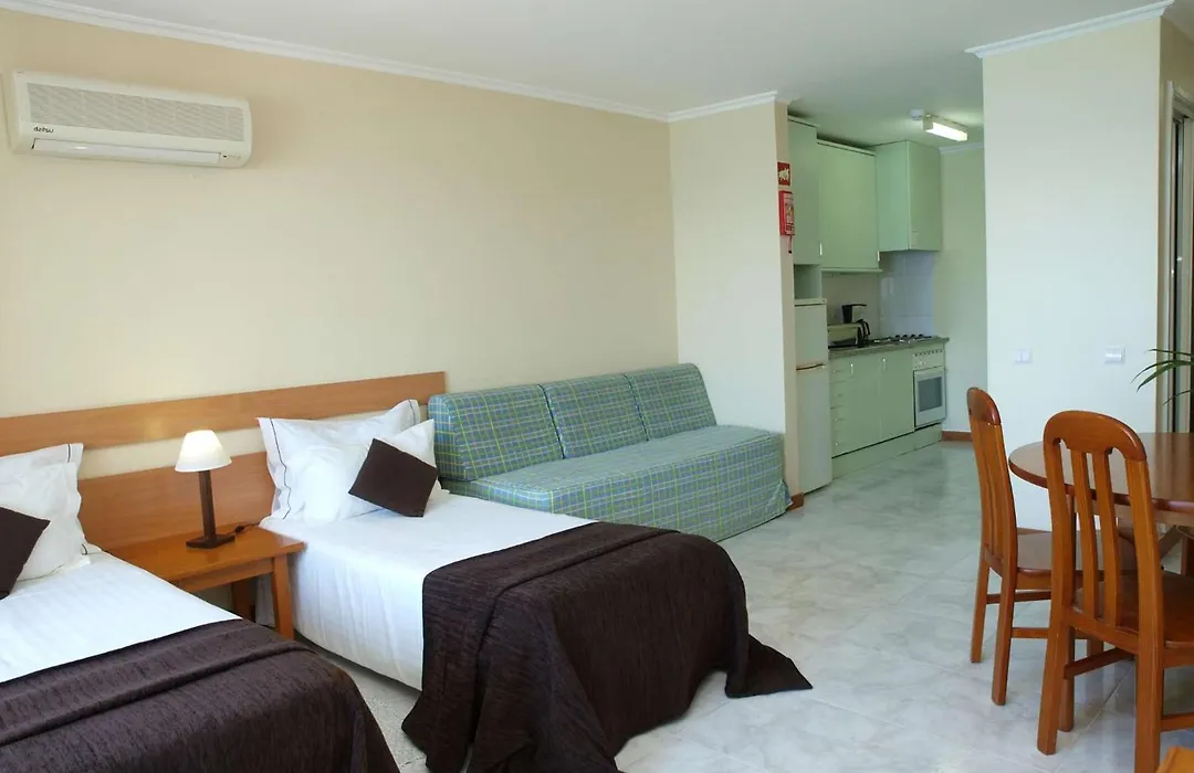 Apartamentos Jardins da Rocha-1