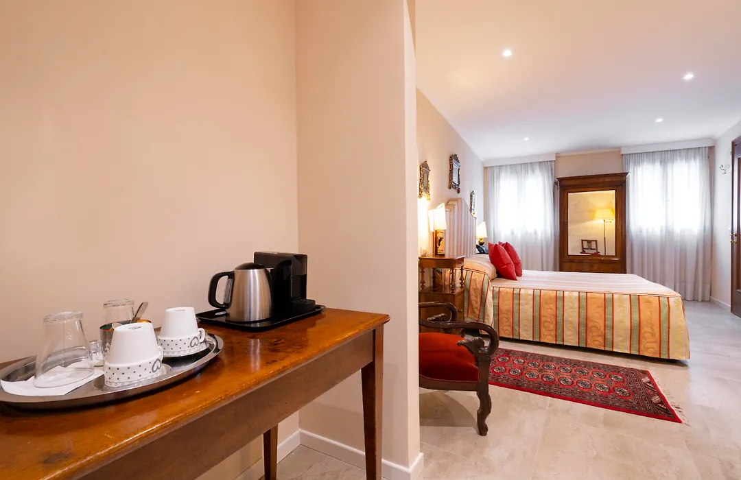 Palazzo Schiavoni Residenza D'Epoca & Suite-Apartments-1