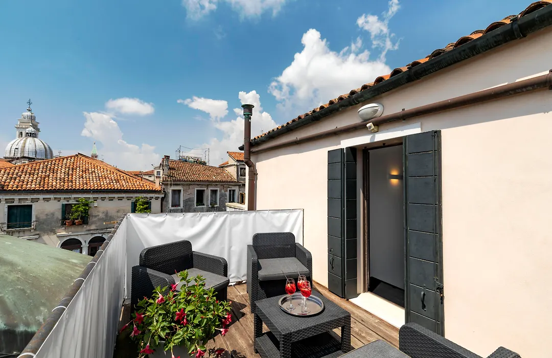 Palazzo Schiavoni Residenza D'Epoca & Suite-Apartments-1