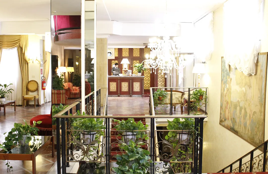 Lh Grand Hotel Hermitage-1