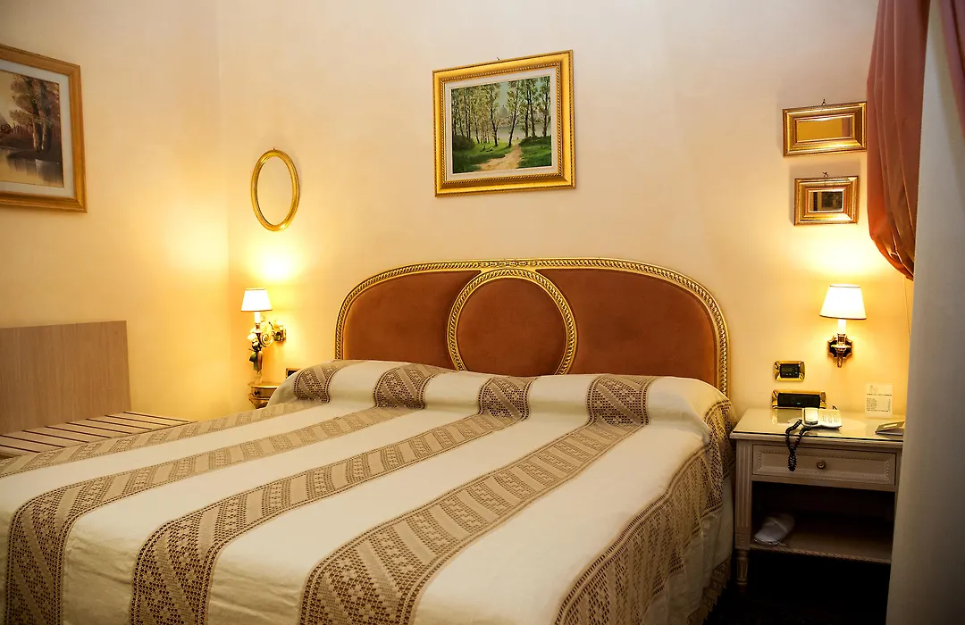 Daniel'S Hotel-1