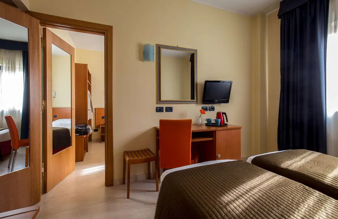 Best Western Blu Hotel Roma-1