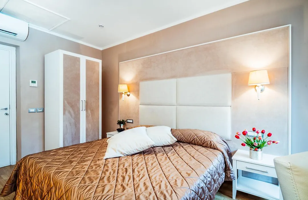 Hotel Centrale-1
