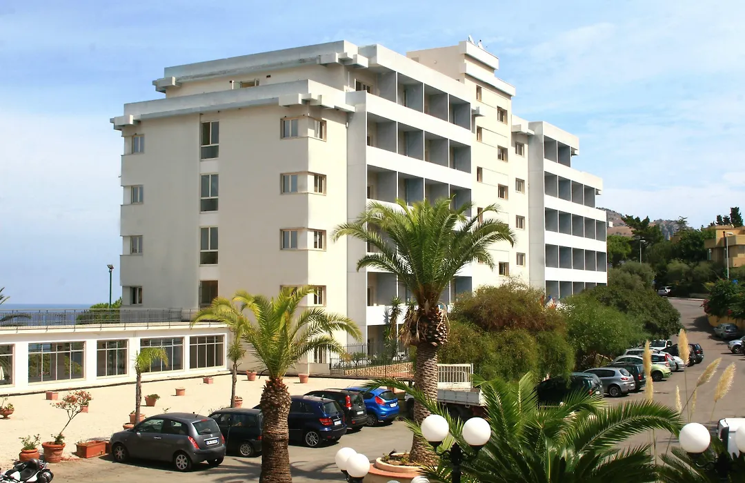 Hotel Santa Lucia Le Sabbie D'Oro-1