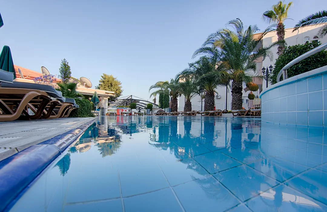 Romance Beach Hotel-1