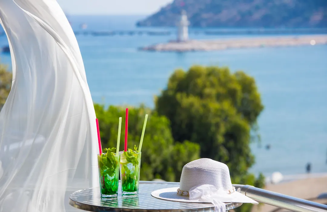 Bueyuek Hotel (Adults Only)-1