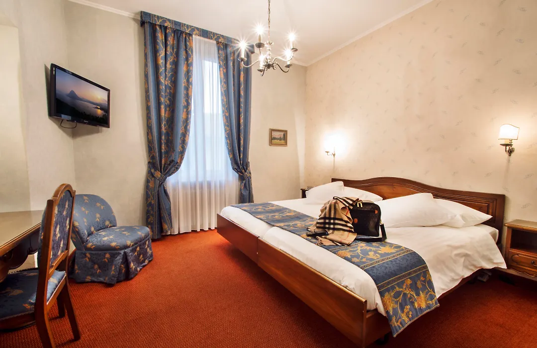 International Au Lac Historic Lakeside Hotel-1