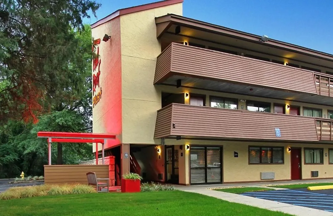 Red Roof Inn Plus+ Atlanta - Buckhead-1