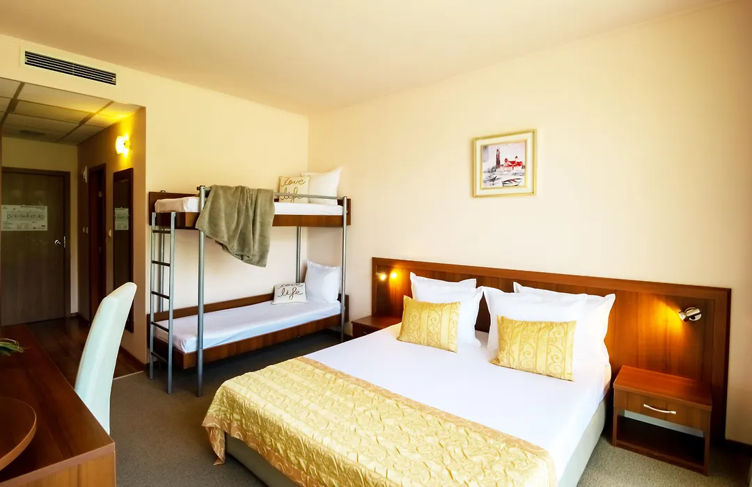 Kristal Hotel-1