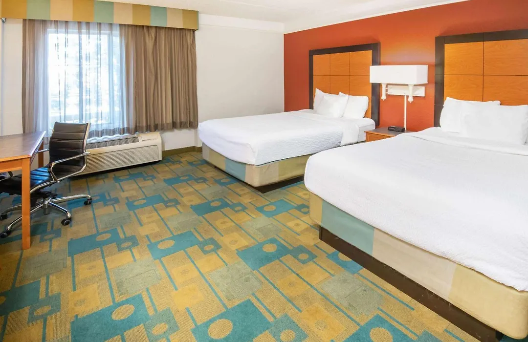 La Quinta Inn & Suites By Wyndham Colorado Springs South Ap-1
