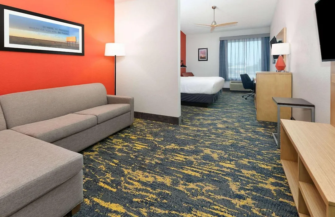La Quinta By Wyndham Dallas - Las Colinas-1