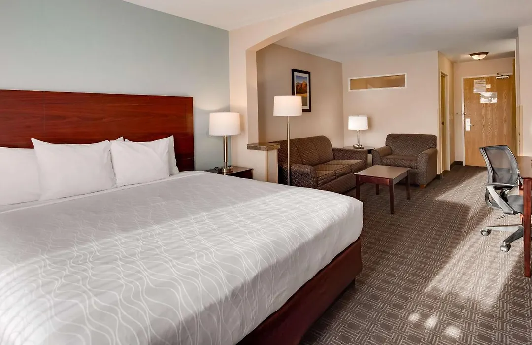 Best Western Plus Gateway Inn & Suites - Aurora-1