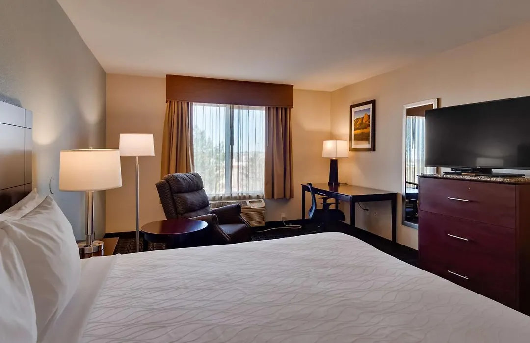 Best Western Plus Gateway Inn & Suites - Aurora-1