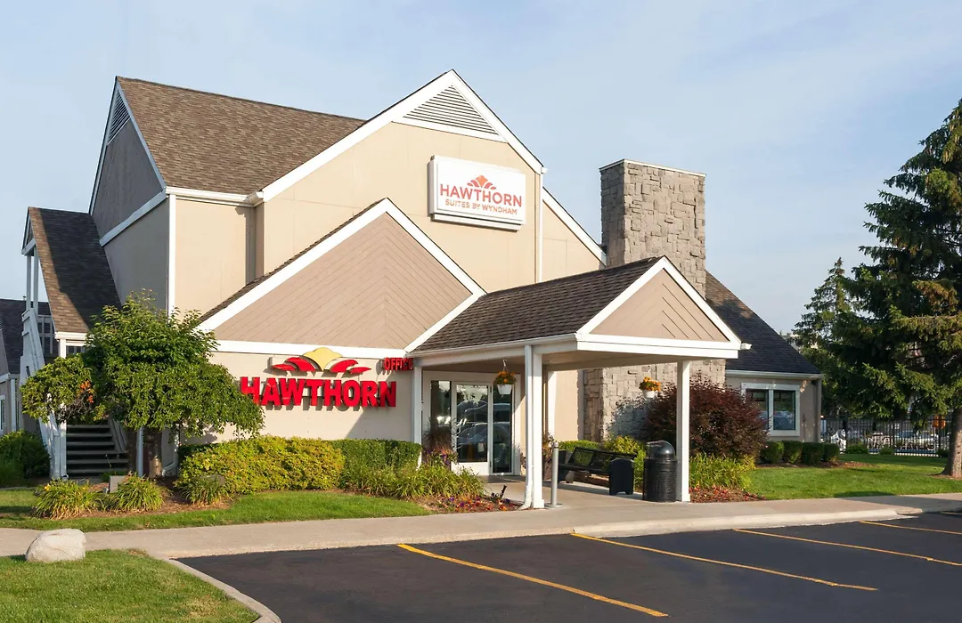 Hawthorn Suites By Wyndham Dearborn/Detroit-1