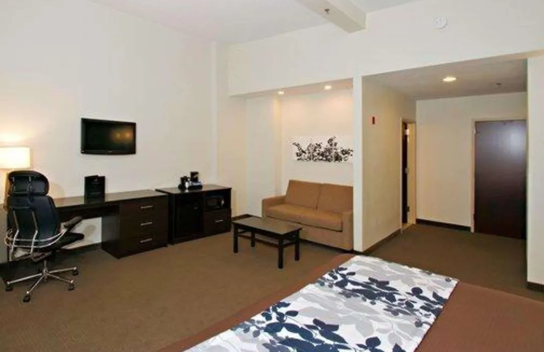 Sleep Inn & Suites Downtown Inner Harbor-1