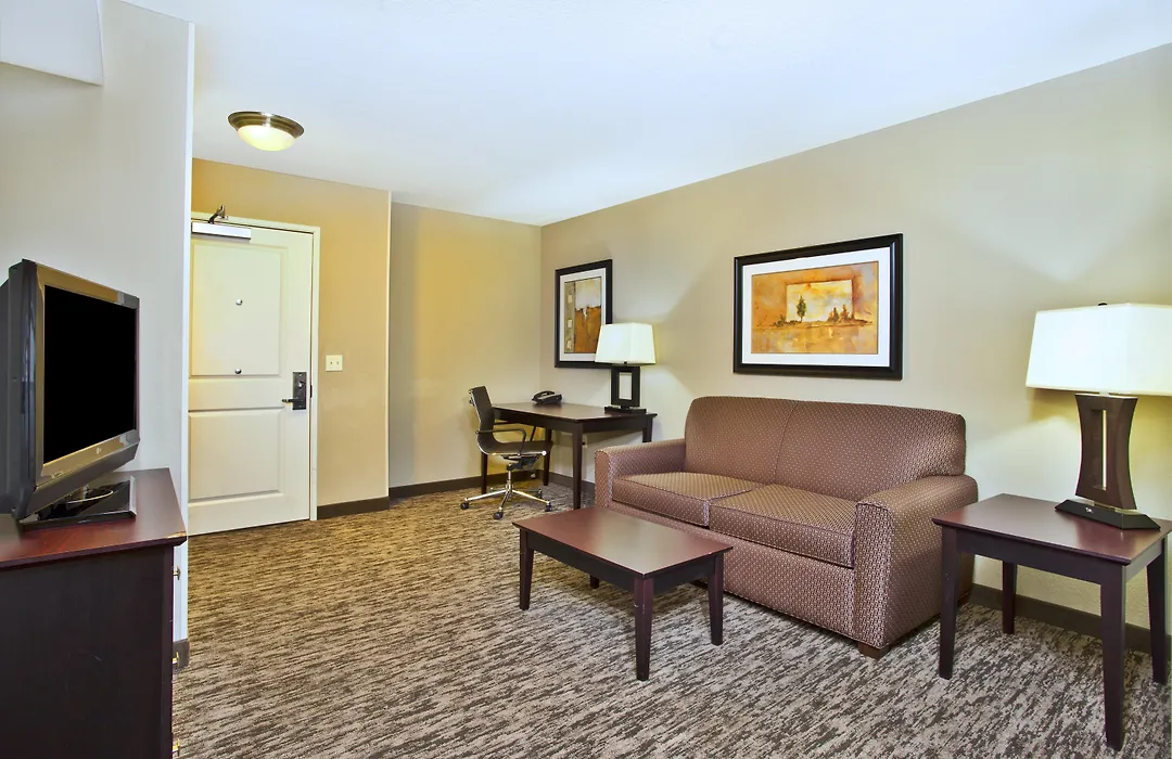 Holiday Inn & Suites Green Bay Stadium By Ihg-1