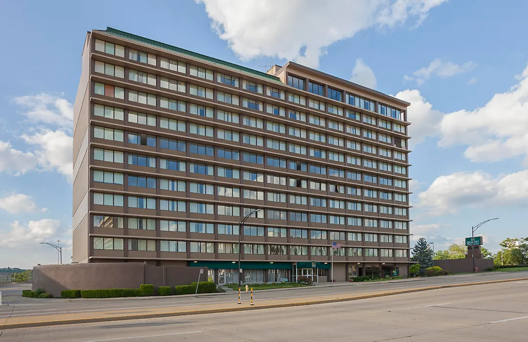 Quality Inn & Suites Cincinnati Downtown Area-1