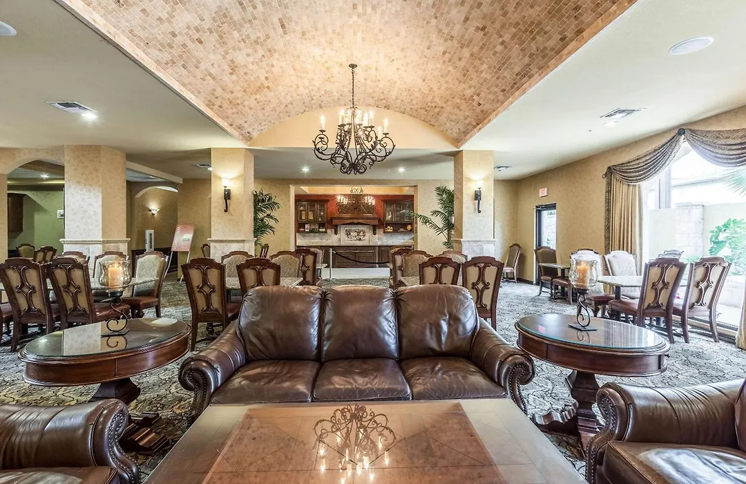 Comfort Suites Alamo-River Walk-1