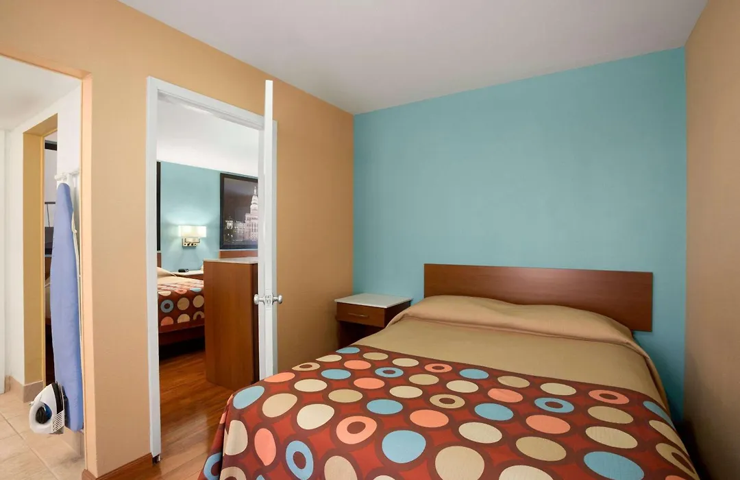 Super 8 By Wyndham Austin Downtown/Capitol Area-1