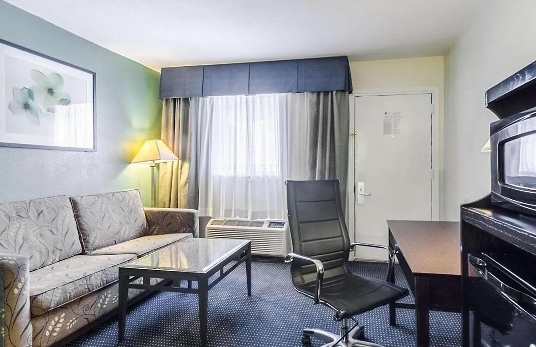 Rodeway Inn & Suites Williamsburg Central-1