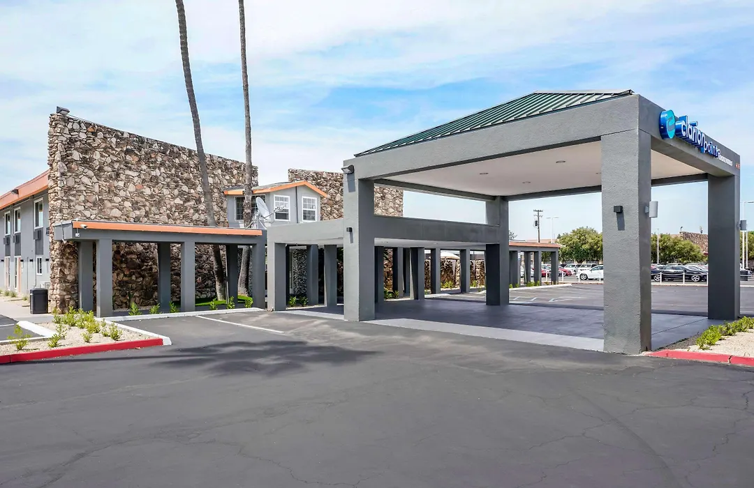 Clarion Pointe Fresno Near Yosemite-1