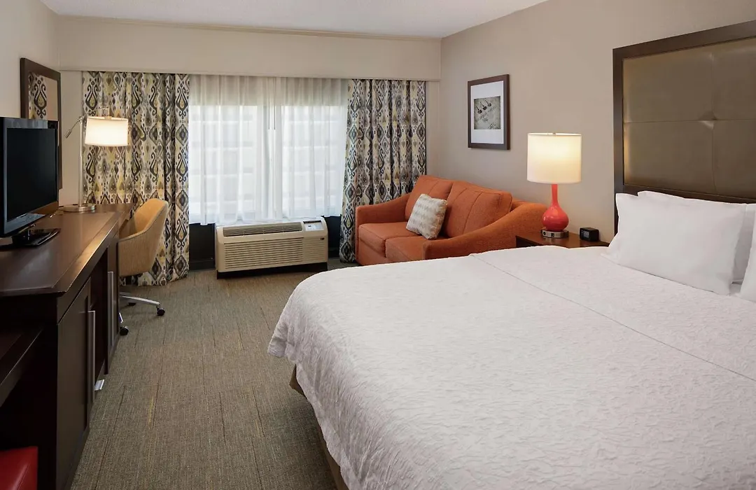 Hampton Inn Louisville Downtown-1