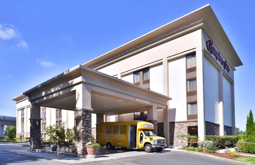 Hampton Inn Seattle Airport-1