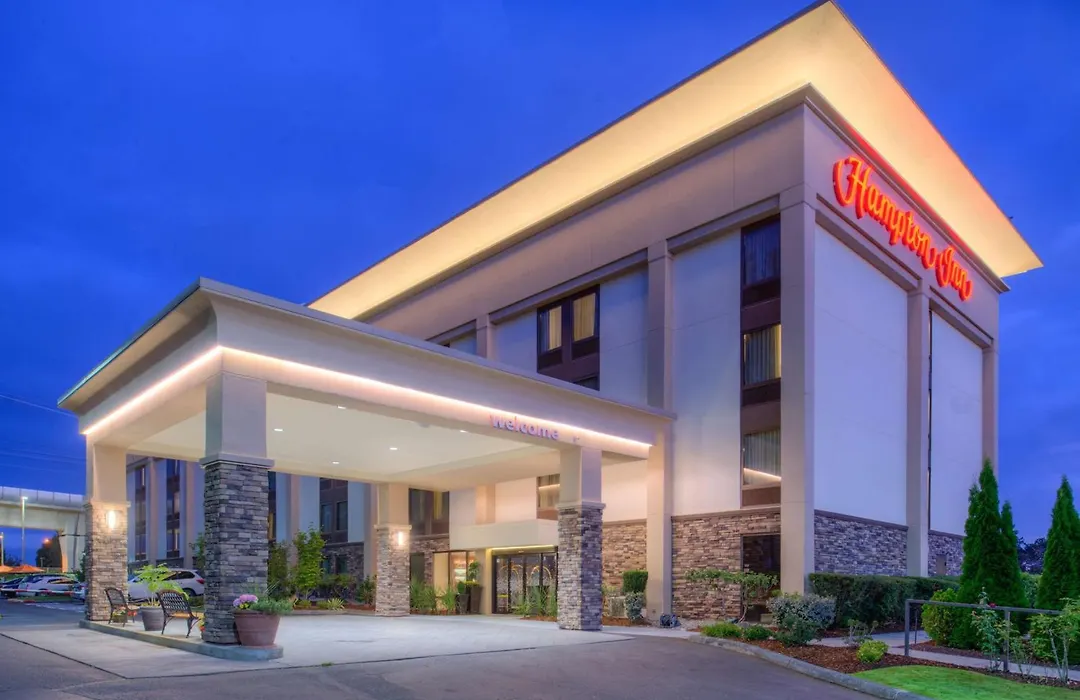 Hampton Inn Seattle Airport-1