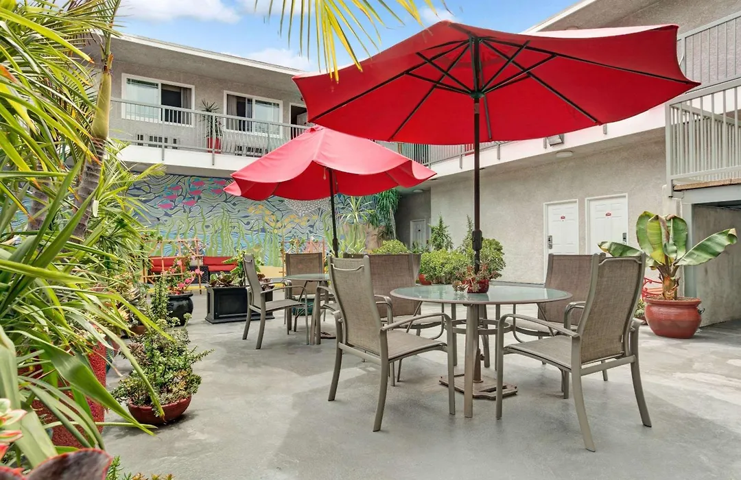 Ramada By Wyndham Redondo Beach-1