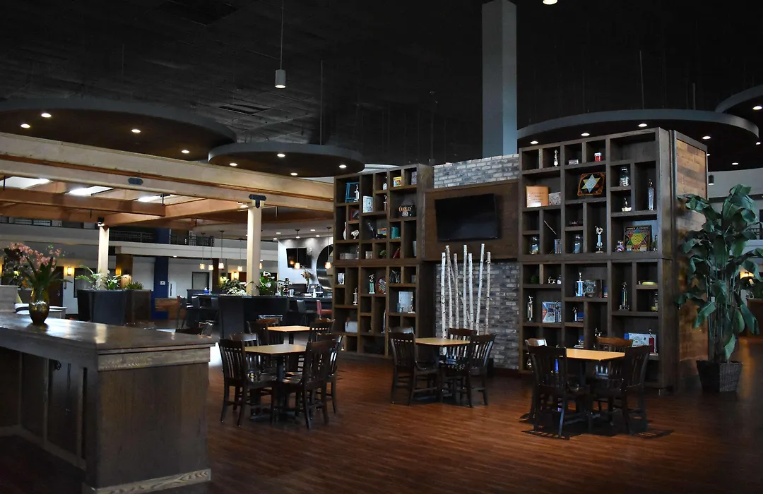 Ramada Plaza By Wyndham Omaha-1