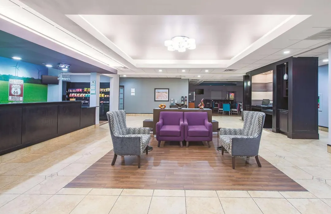 La Quinta By Wyndham Tulsa Airport / Expo Square-1