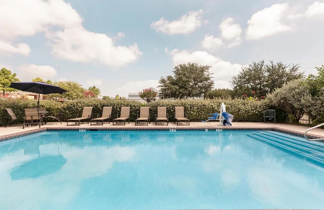 Super 8 By Wyndham Grapevine/Dfw Airport Northwest-1