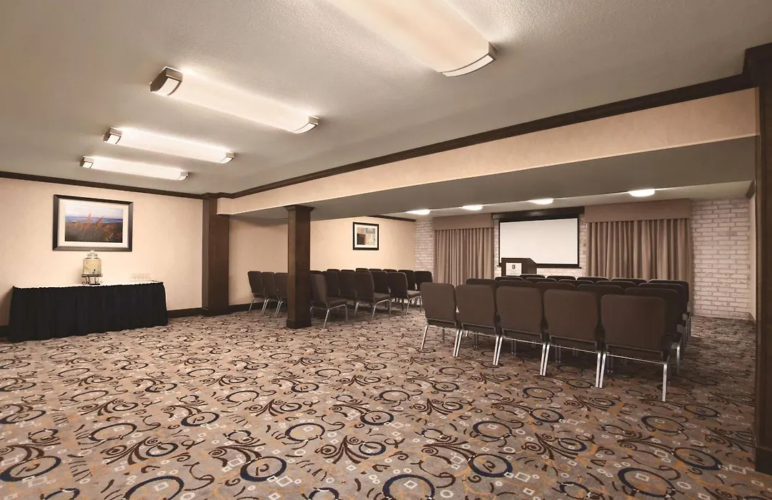 Embassy Suites Corpus Christi-1
