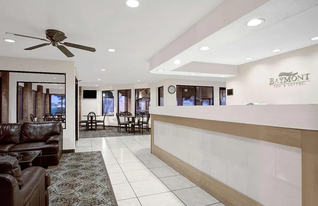 Baymont Inn & Suites San Marcos-1