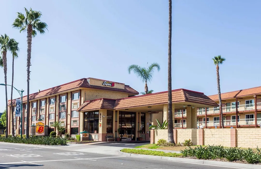 Super 8 By Wyndham Anaheim/Disneyland Drive-1