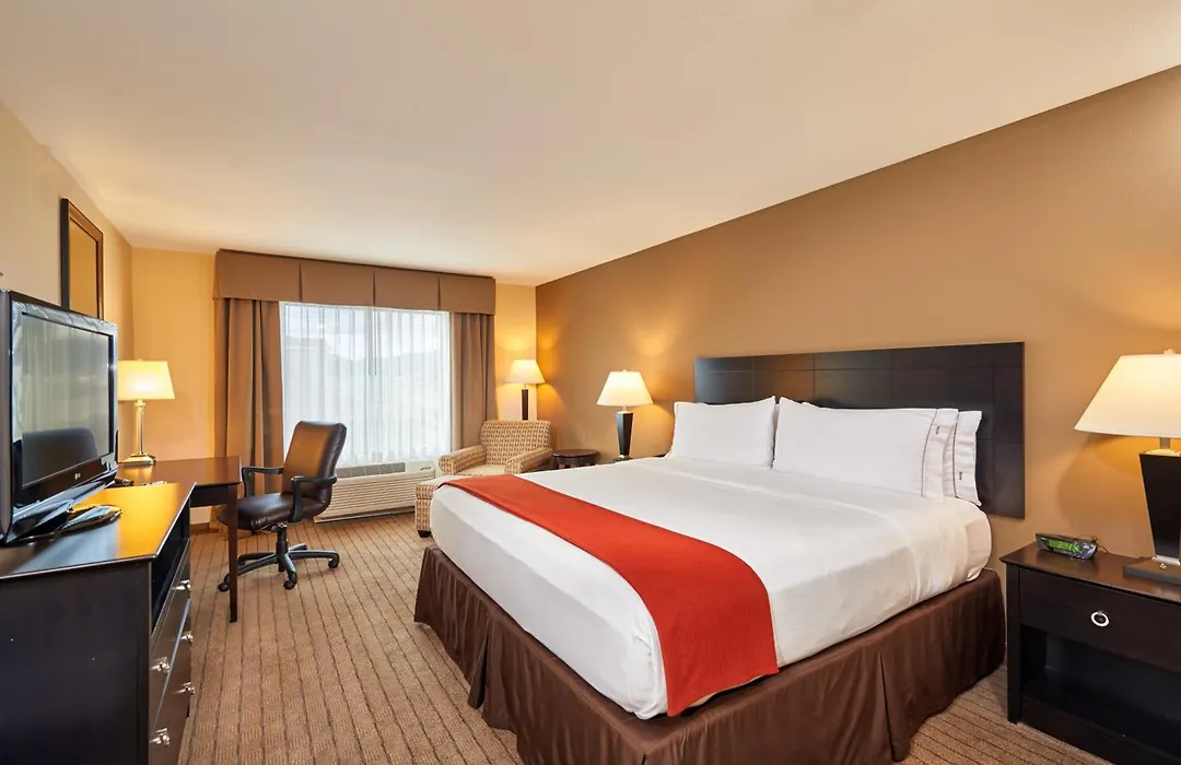 Holiday Inn Express & Suites El Paso Airport By Ihg-1