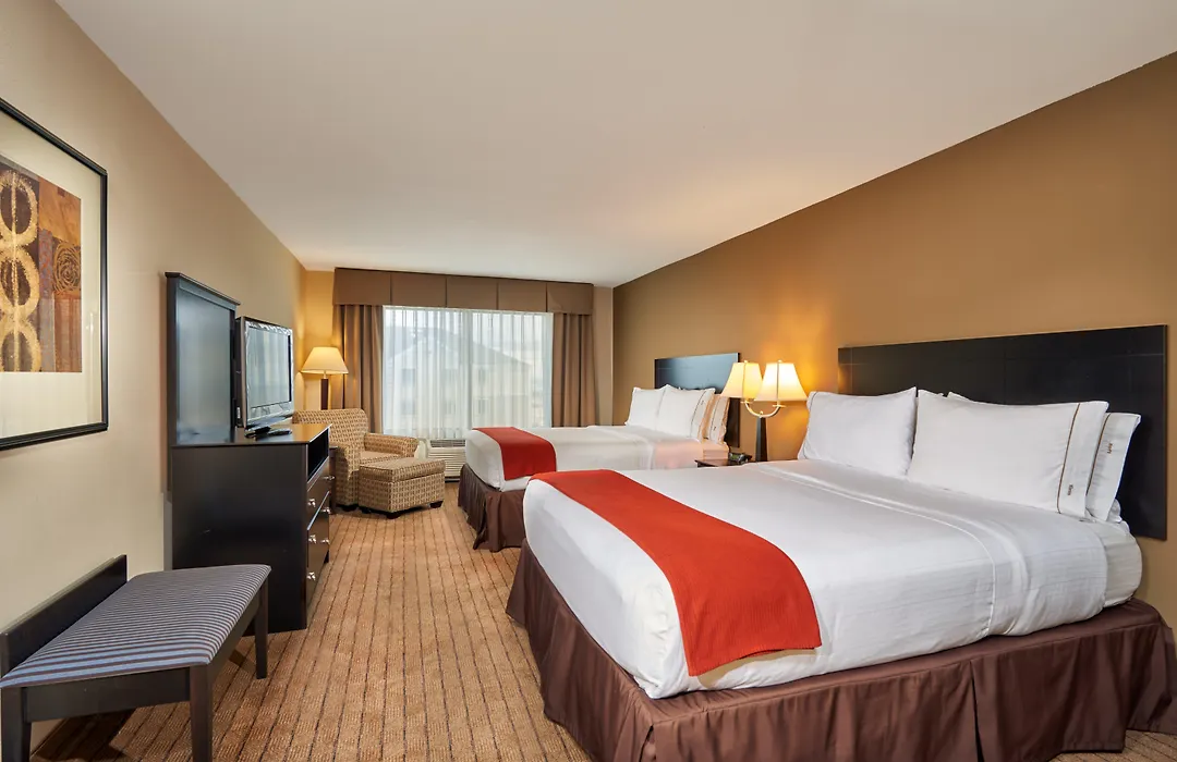Holiday Inn Express&Suites El Paso Airport by IHG-1