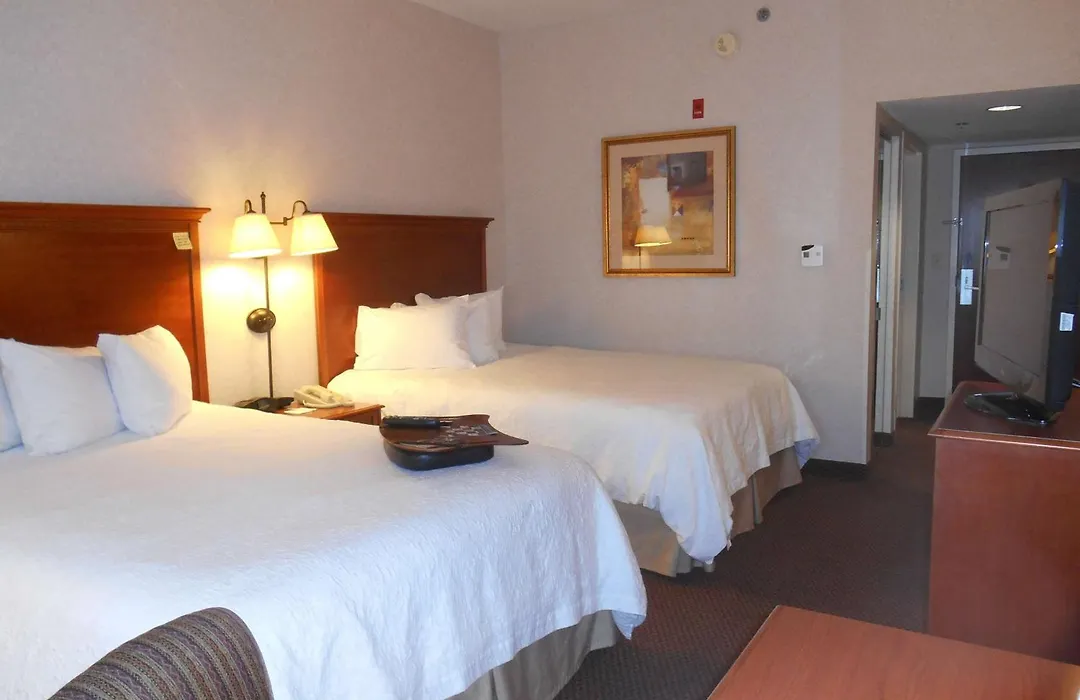 Hampton Inn Columbus-International Airport-1