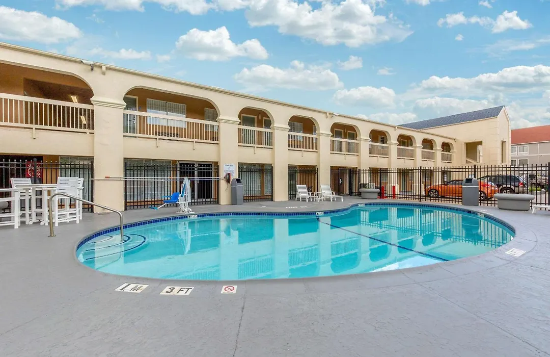 Quality Inn Clute Freeport-1