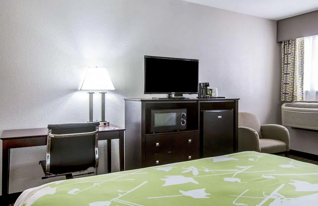 Econo Lodge Birmingham - Hoover-1